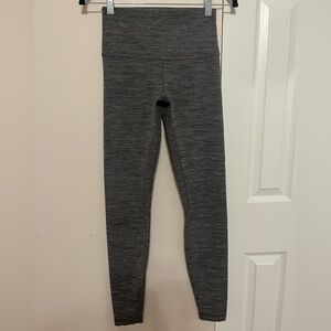Lululemon women’s marled gray align leggings size 6